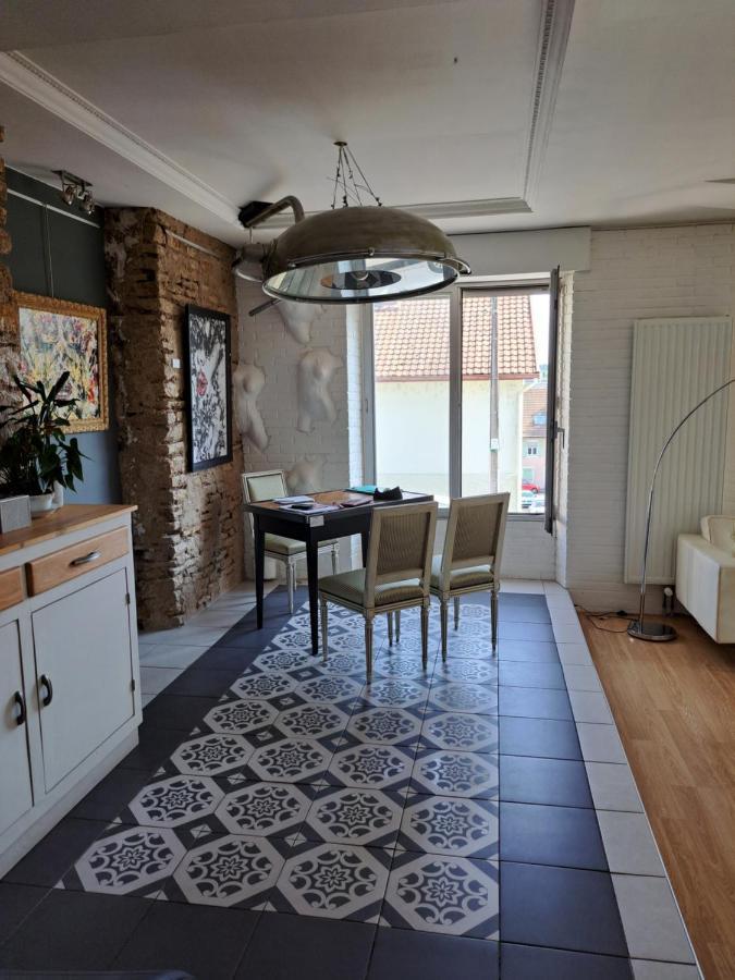 L'Appartement - Chambre Avec Salle De Bains Et Wc Dans Une Galerie D'Art Montbéliard Exterior foto