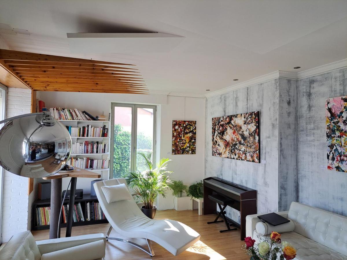L'Appartement - Chambre Avec Salle De Bains Et Wc Dans Une Galerie D'Art Montbéliard Exterior foto