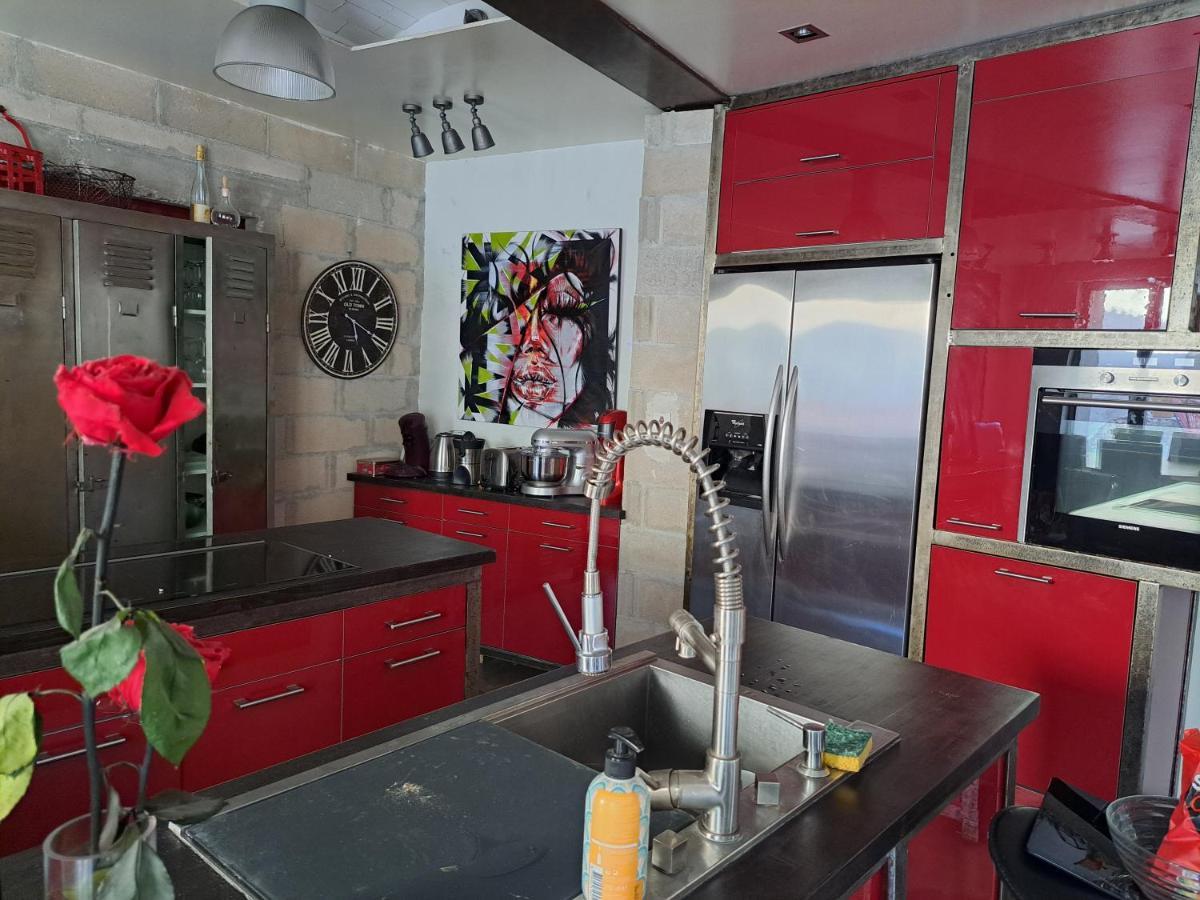 L'Appartement - Chambre Avec Salle De Bains Et Wc Dans Une Galerie D'Art Montbéliard Exterior foto