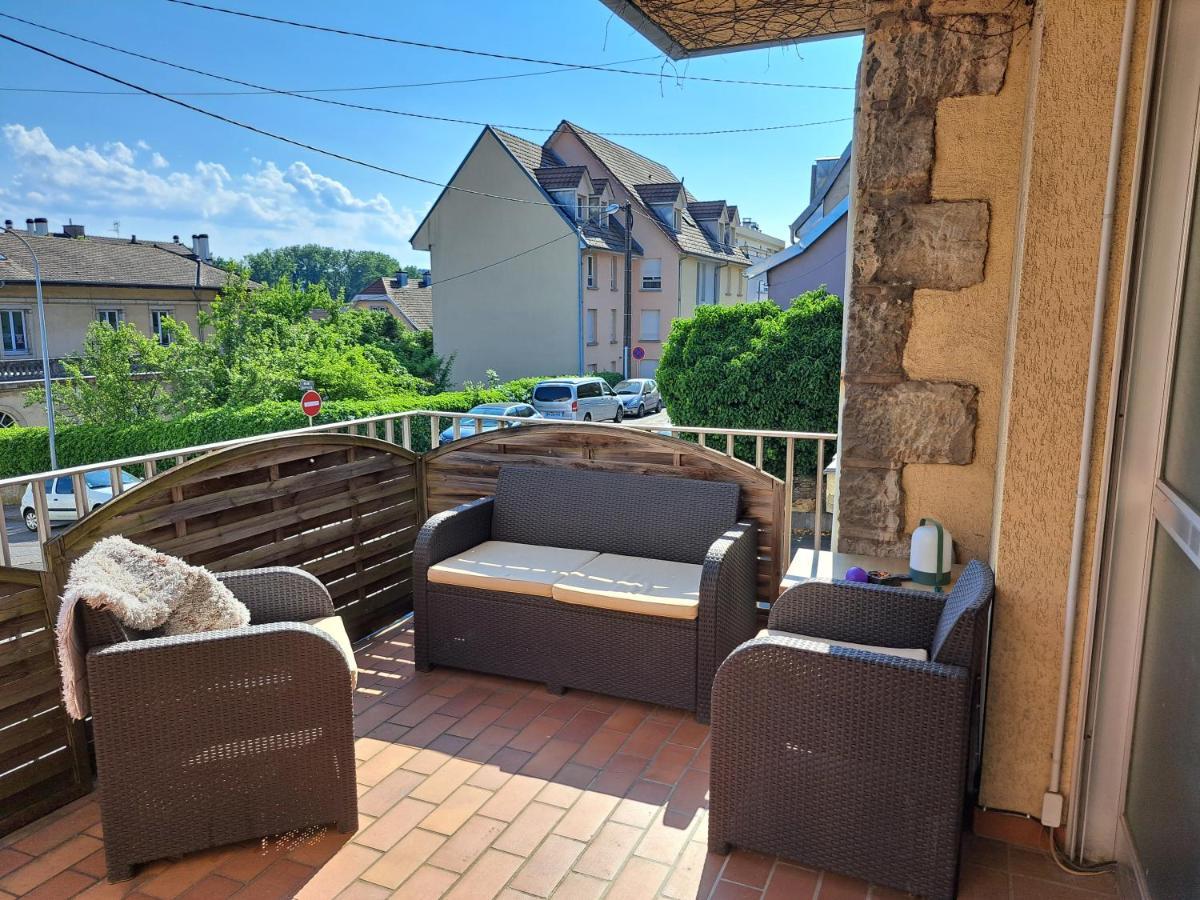 L'Appartement - Chambre Avec Salle De Bains Et Wc Dans Une Galerie D'Art Montbéliard Exterior foto